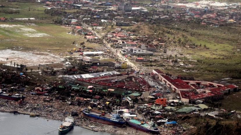 lat-typhoon-haiyan-wre0012312513-20131109