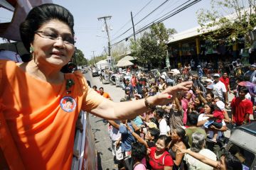 philippines_10_05_05_marcos_legacy